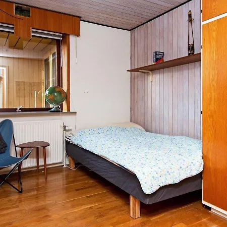 7 Person Holiday In
