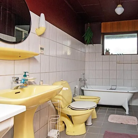 7 Person Holiday In Ferienhaus Bredebro