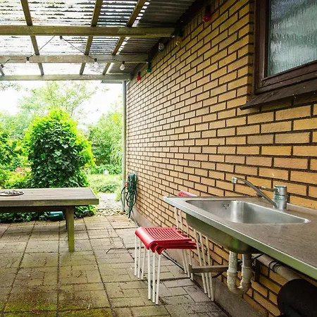 7 Person Holiday In Vakantiehuis Bredebro